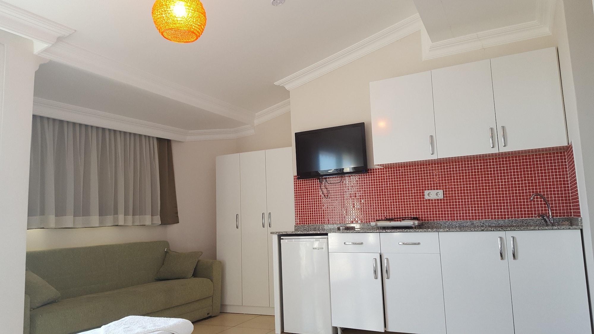 Apart Otel Kleopatra Tower 2*